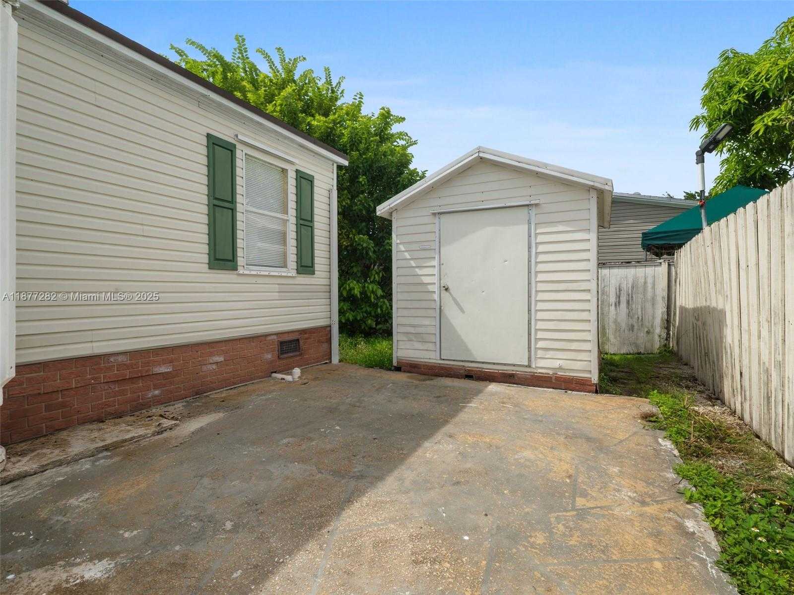 Small Image of 220 NORTH EAST 12TH AVE LOT 150, Homestead Number 37