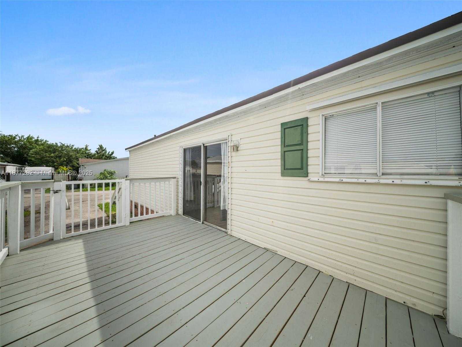 Small Image of 220 NORTH EAST 12TH AVE LOT 150, Homestead Number 39