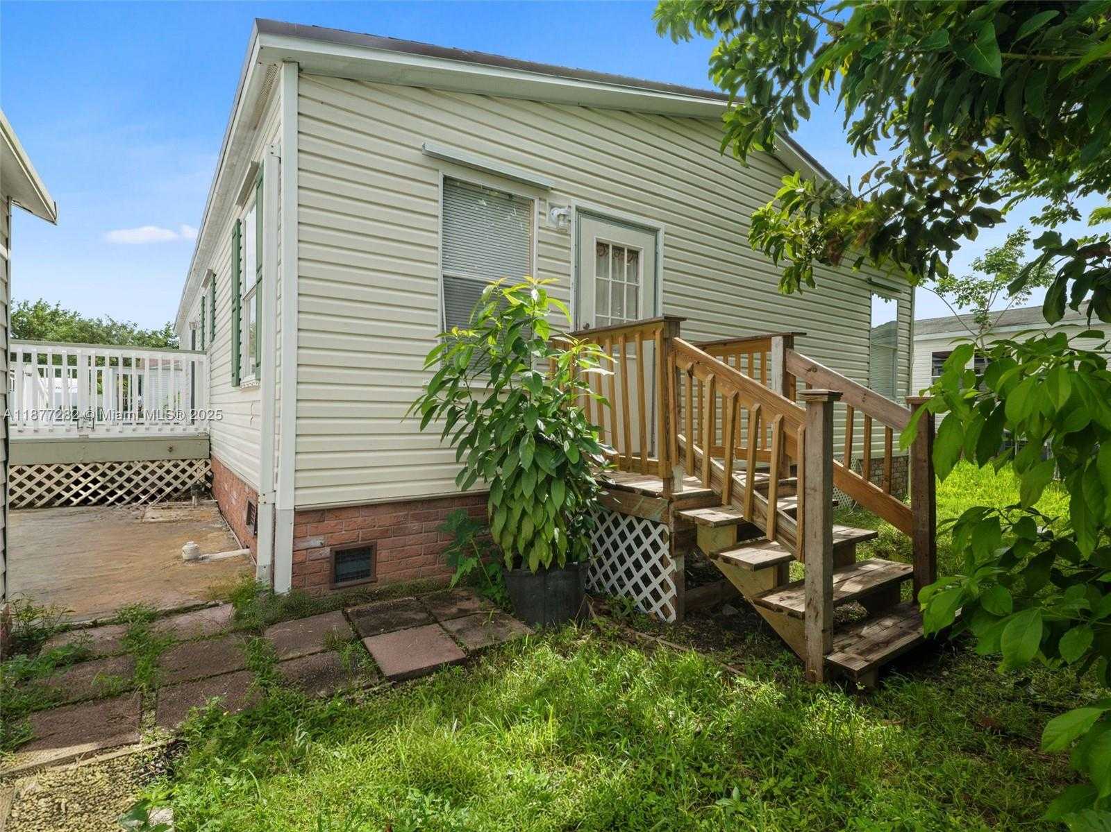 Small Image of 220 NORTH EAST 12TH AVE LOT 150, Homestead Number 40
