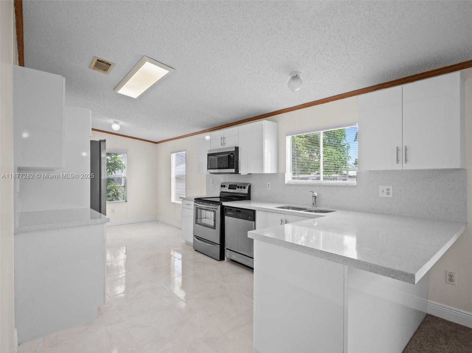 Small Image of 220 NORTH EAST 12TH AVE LOT 150, Homestead Number 9