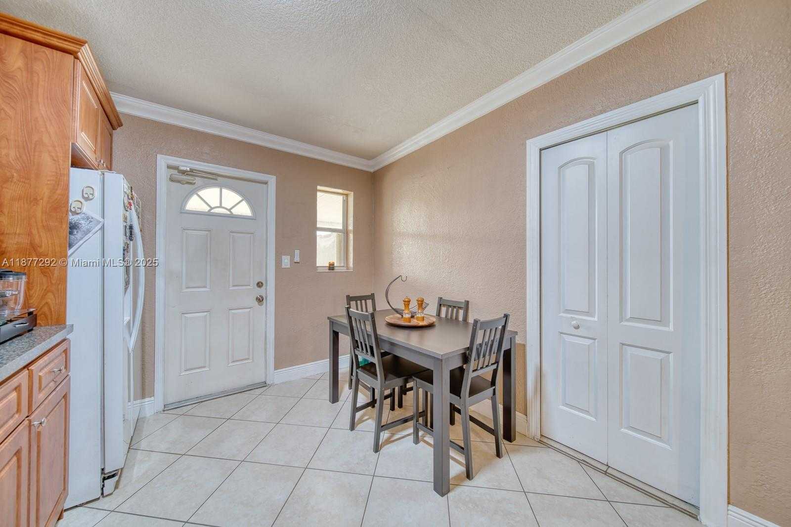 Small Image of 4150 EAST 9TH CT, Hialeah Number 10
