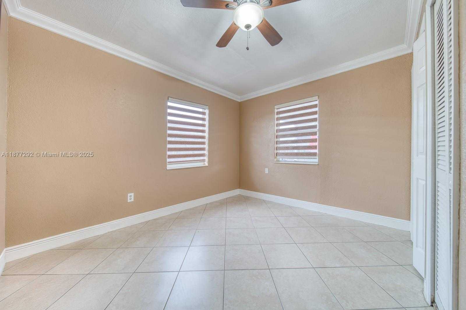 Small Image of 4150 EAST 9TH CT, Hialeah Number 21