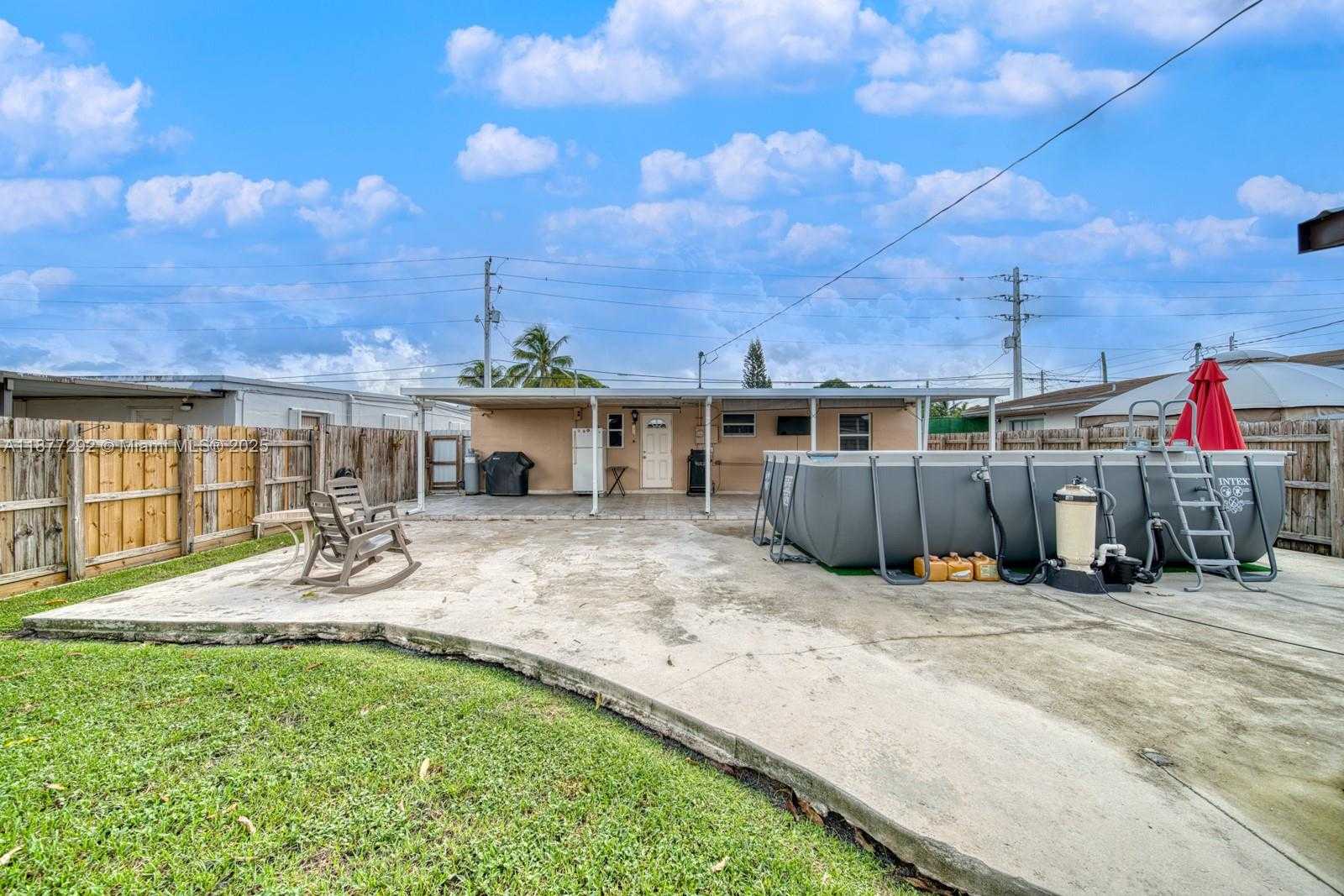 Small Image of 4150 EAST 9TH CT, Hialeah Number 24