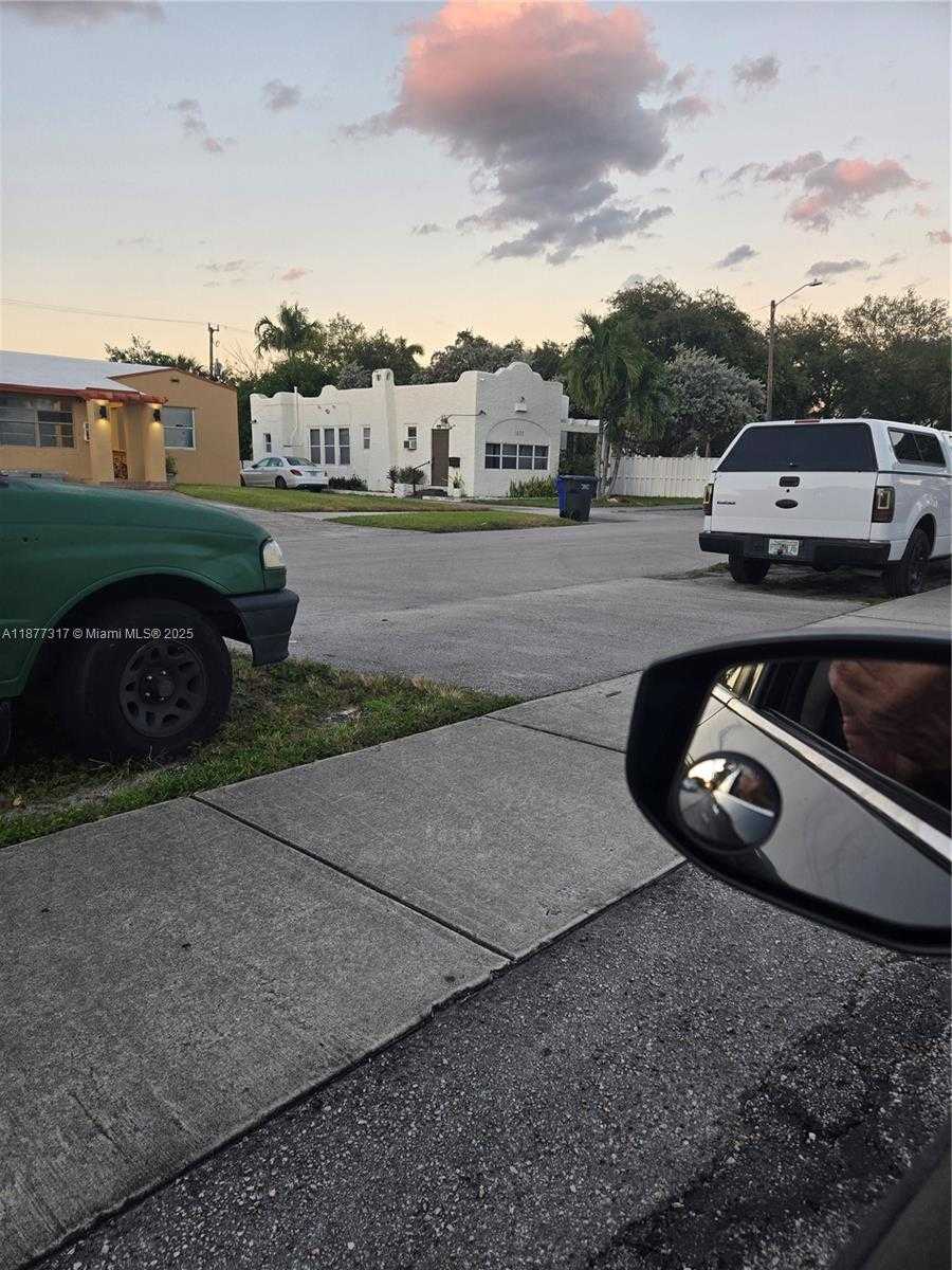 Small Image of 7733 NORTH WEST 17TH CT, Pembroke Pines Number 27