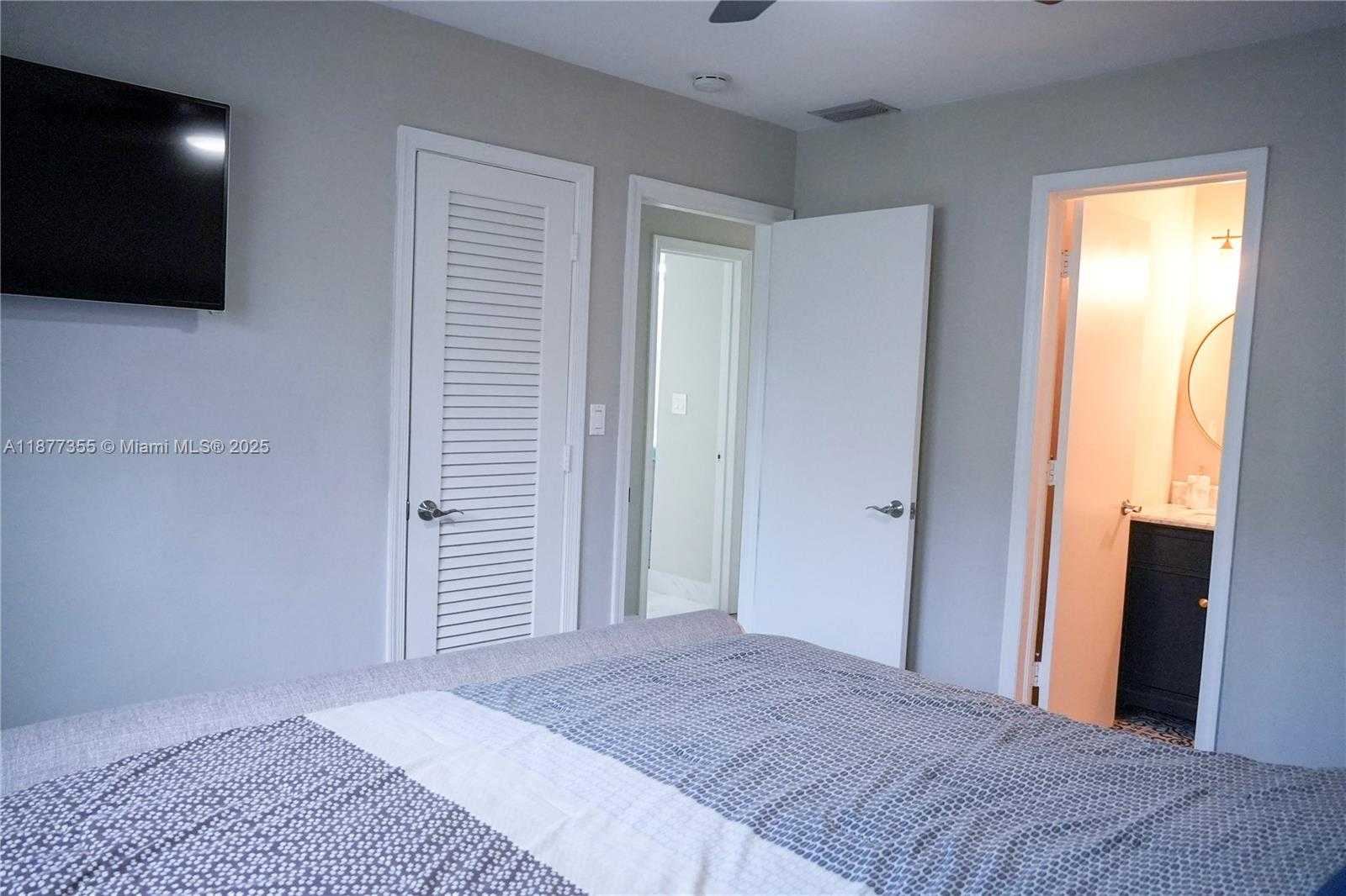 Small Image of 4401 NORTH WEST 45TH ST, Tamarac Number 17