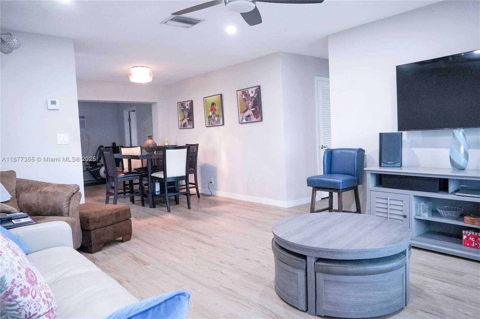 Small Image of 4401 NORTH WEST 45TH ST, Tamarac Number 3