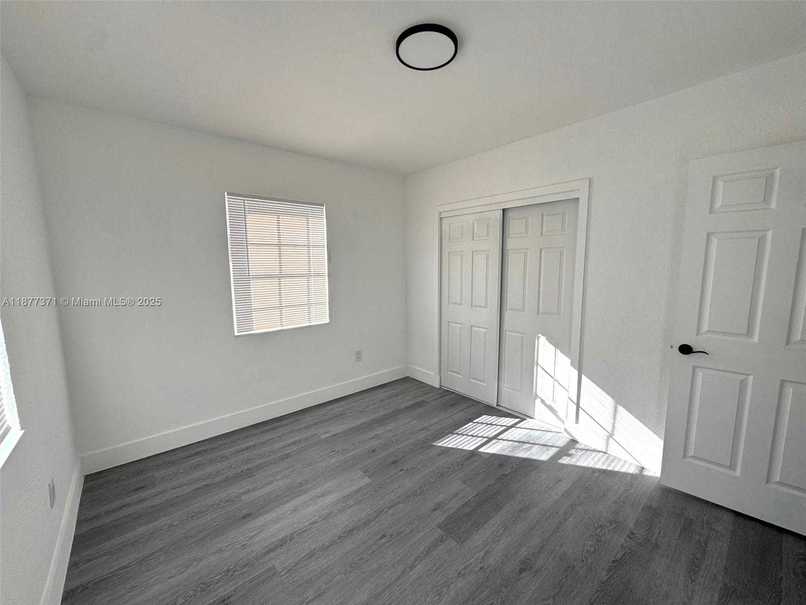 Small Image of 9221 BROAD MANOR RD, Miami Number 14