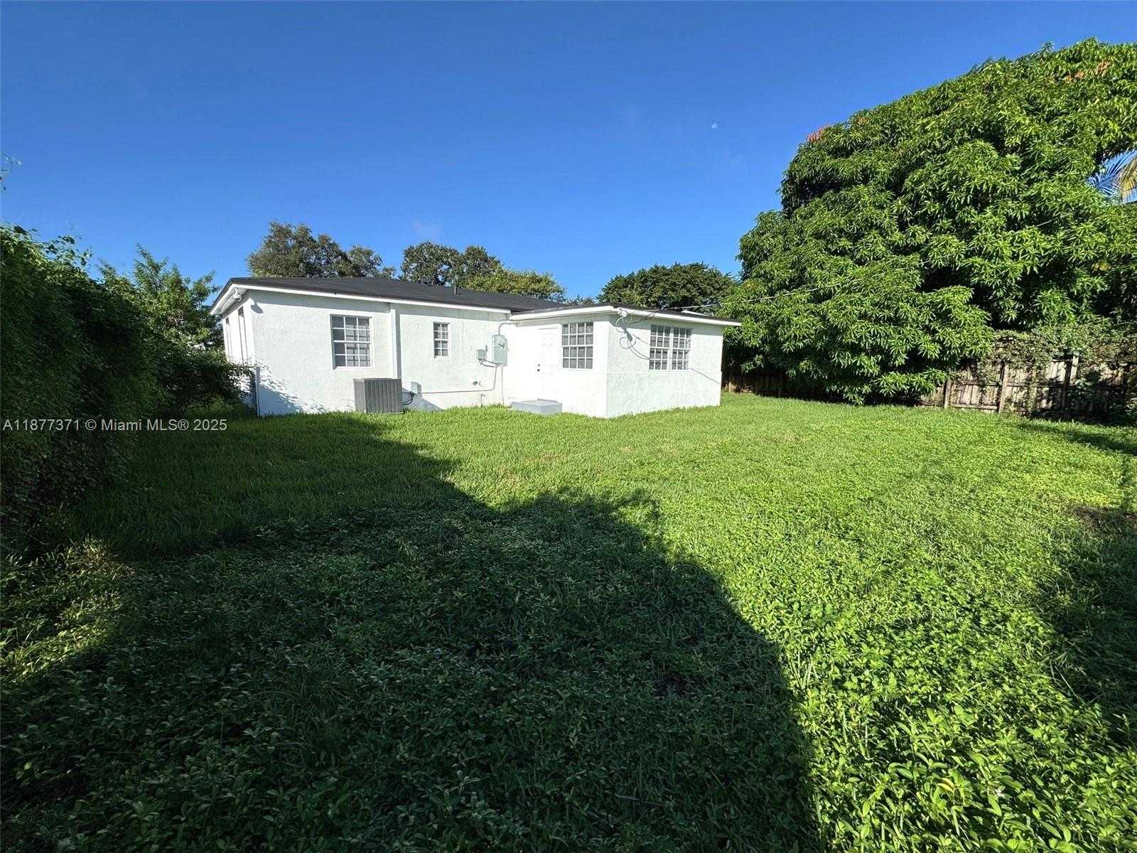Small Image of 9221 BROAD MANOR RD, Miami Number 22