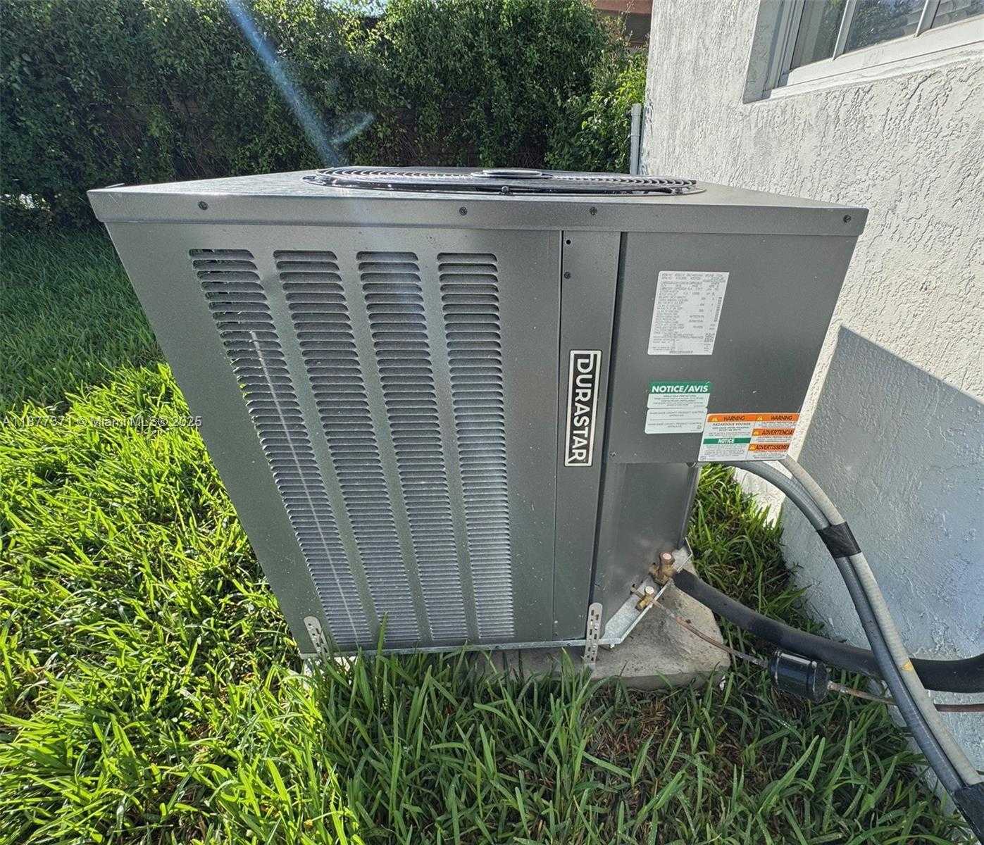 Small Image of 9221 BROAD MANOR RD, Miami Number 25