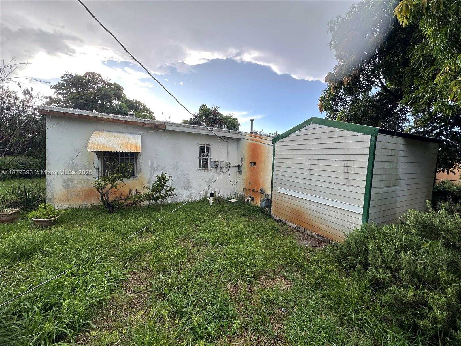 Small Image of 16441 NORTH WEST 18TH AVE, Miami Gardens Number 4