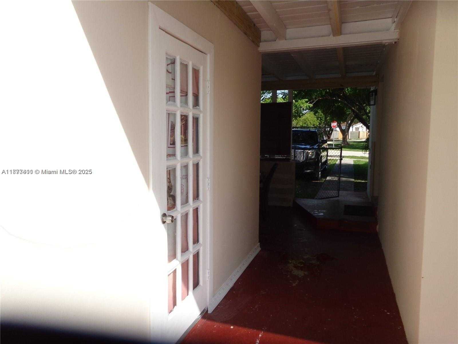 Small Image of 10020 DOMINICAN DR, Cutler Bay Number 5