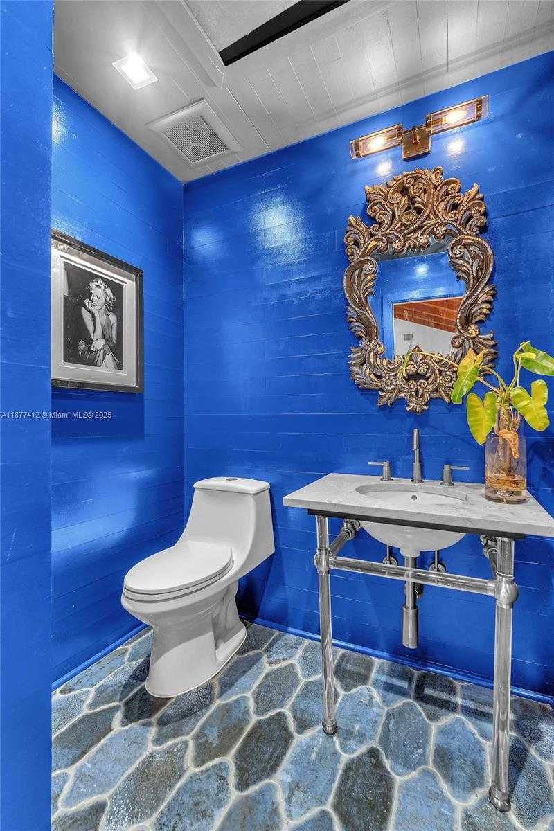 Small Image of 856 TYLER ST, Hollywood Number 33