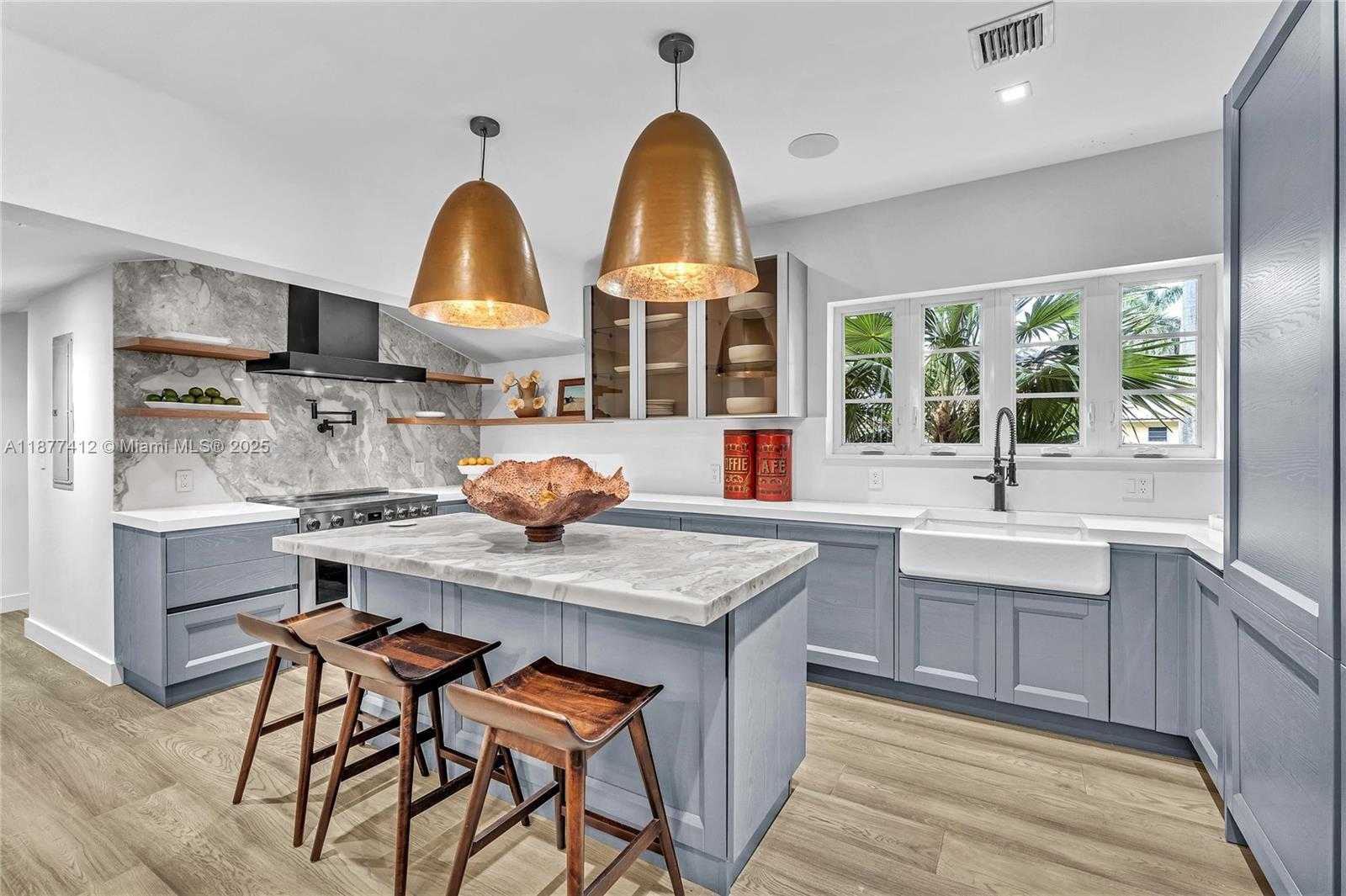 Small Image of 856 TYLER ST, Hollywood Number 4