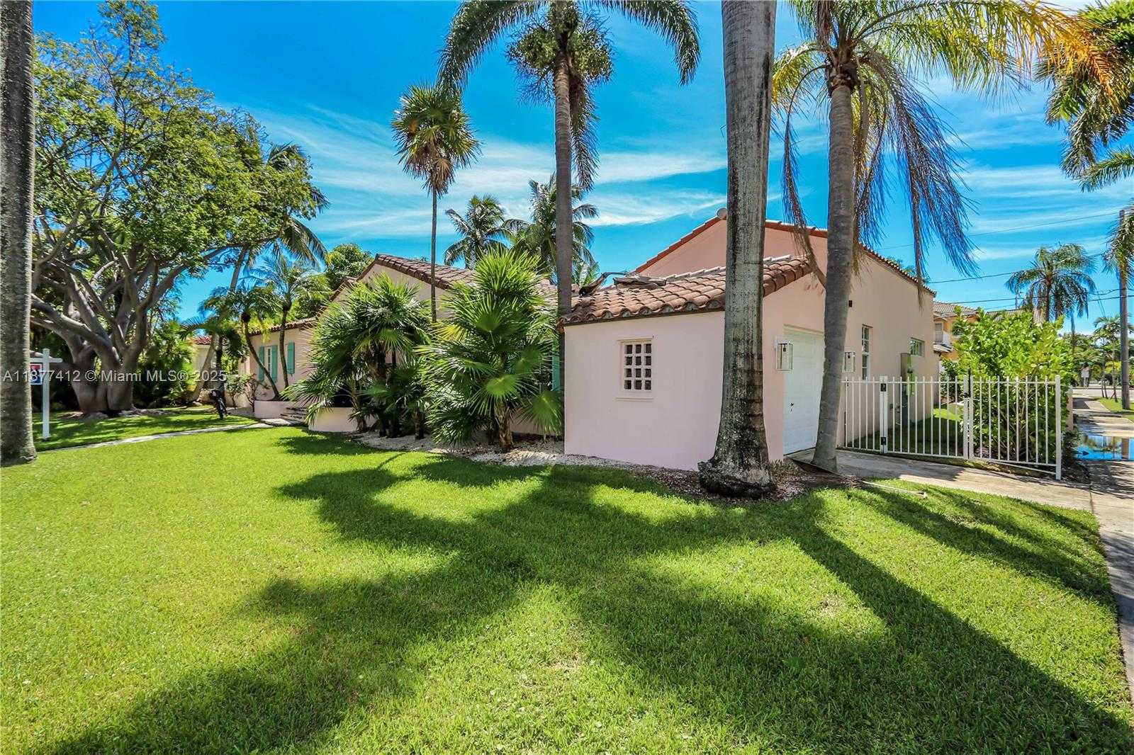 Small Image of 856 TYLER ST, Hollywood Number 45