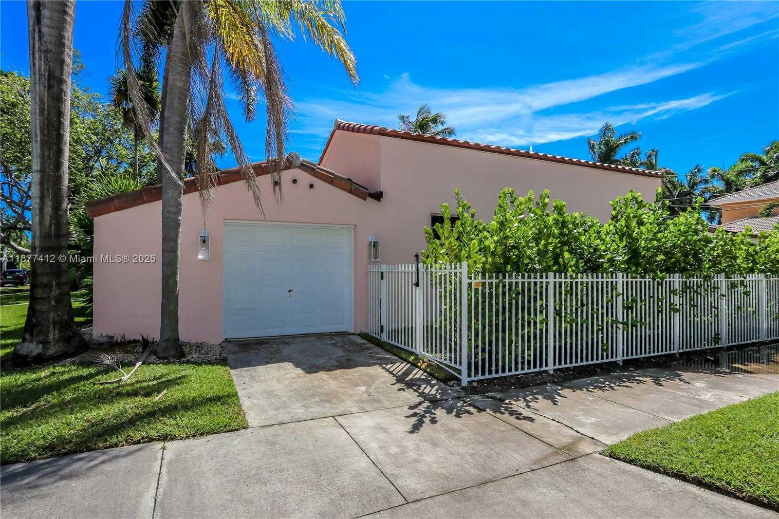 Small Image of 856 TYLER ST, Hollywood Number 46