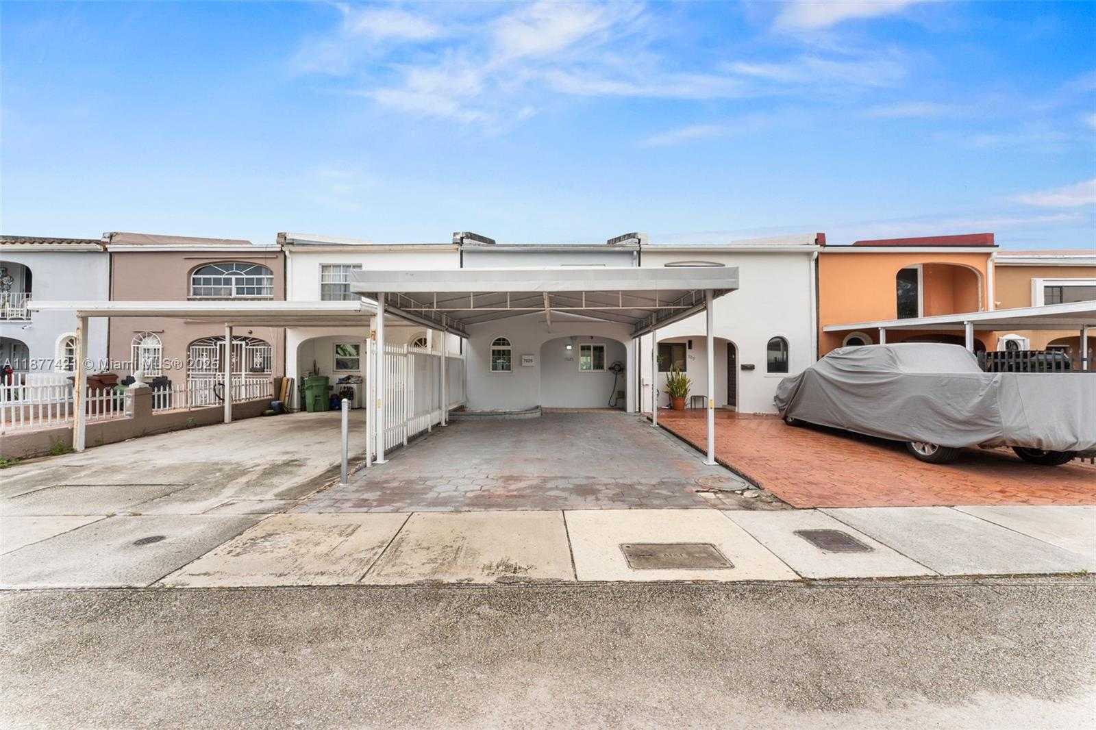 Small Image of 7025 WEST 19TH CT, Hialeah Number 2