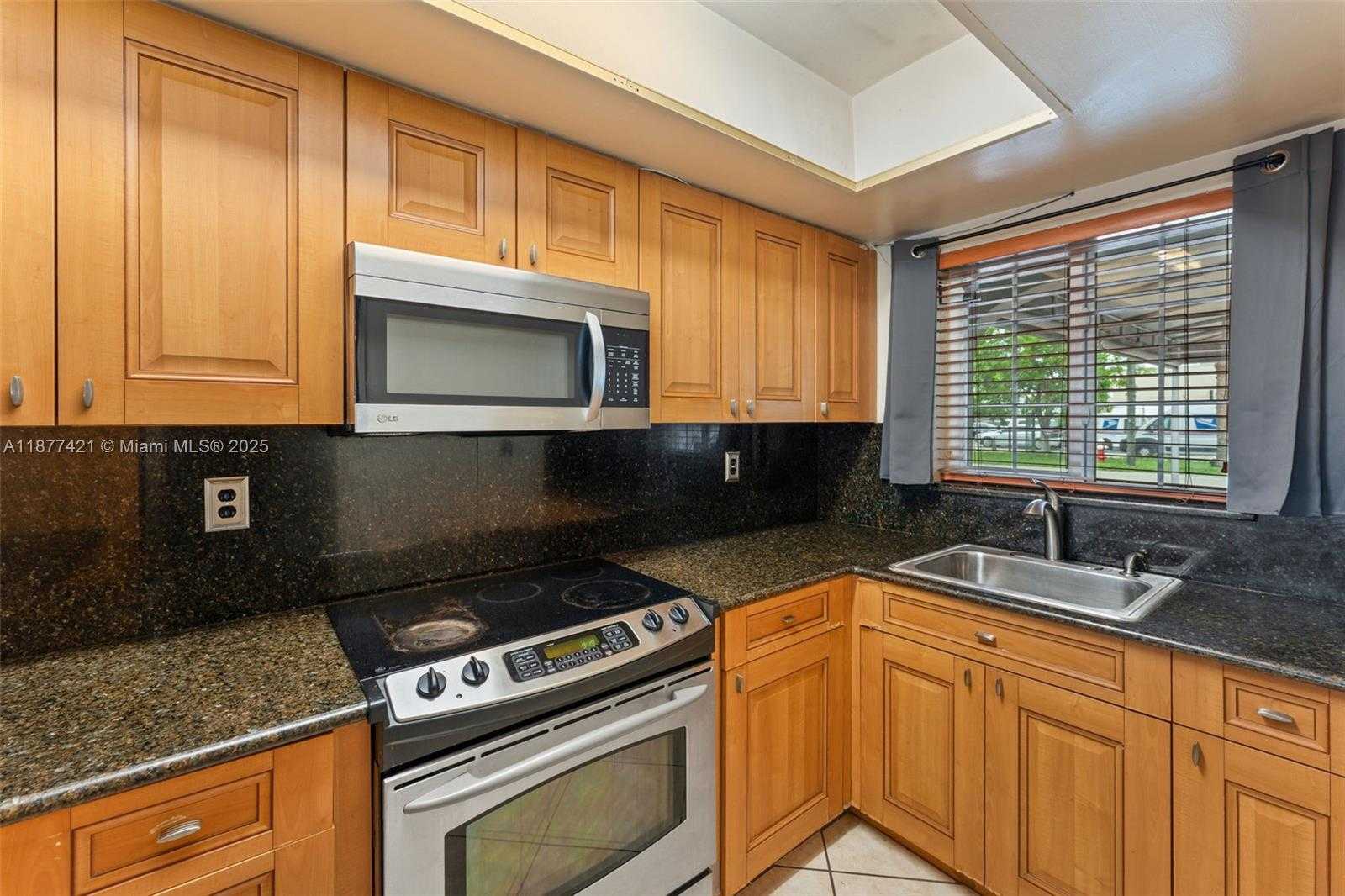 Small Image of 7025 WEST 19TH CT, Hialeah Number 6
