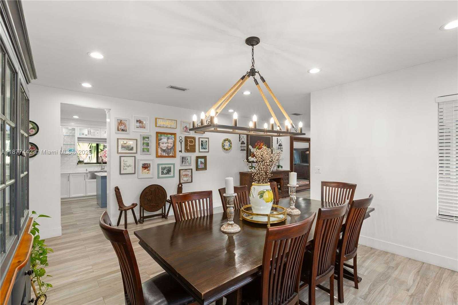 Small Image of 13505 SOUTH WEST 83RD CT, Pinecrest Number 12
