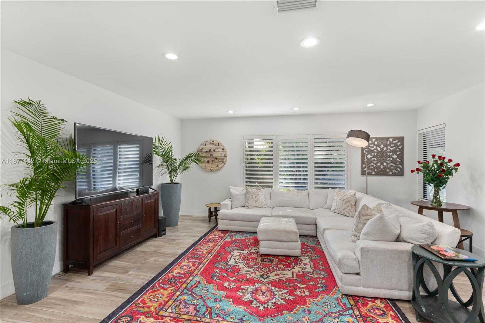 Small Image of 13505 SOUTH WEST 83RD CT, Pinecrest Number 13