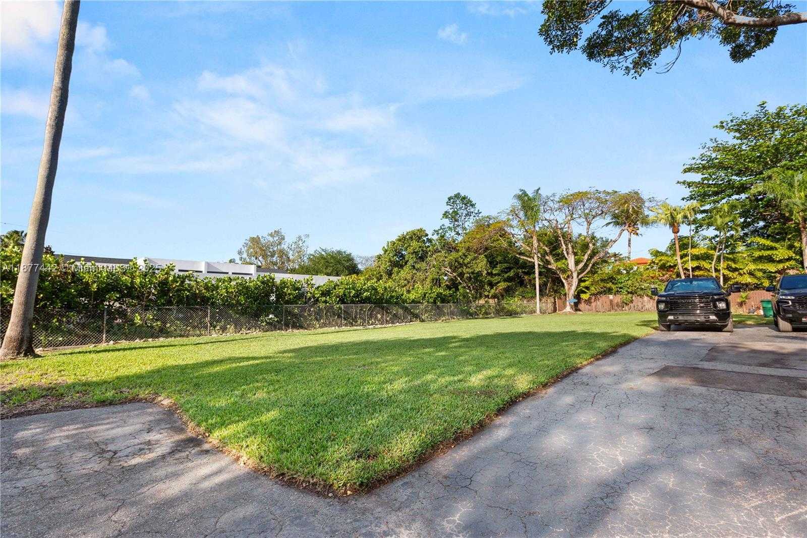 Small Image of 13505 SOUTH WEST 83RD CT, Pinecrest Number 4
