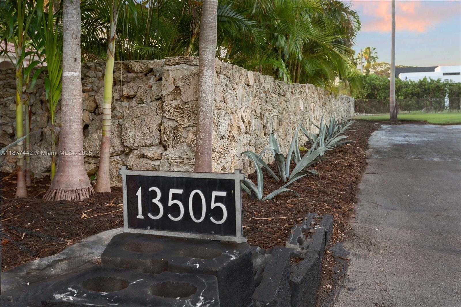 Small Image of 13505 SOUTH WEST 83RD CT, Pinecrest Number 54