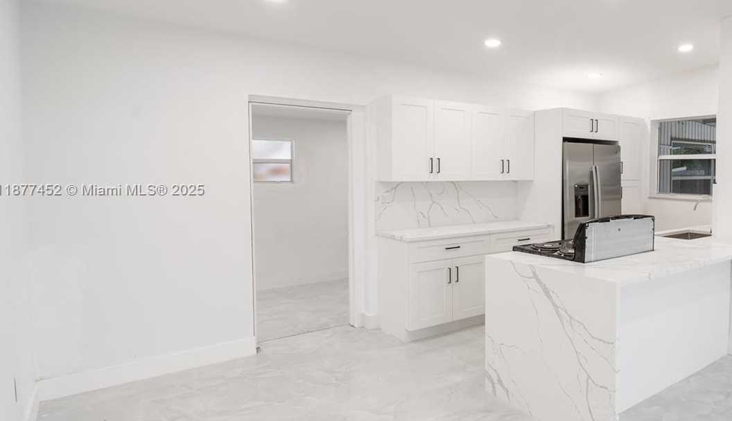 Small Image of 4041 NORTH EAST 15TH TER, Pompano Beach Number 3