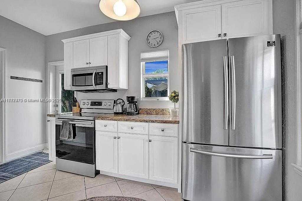 Small Image of 8900 HARDING AVE, Surfside Number 12