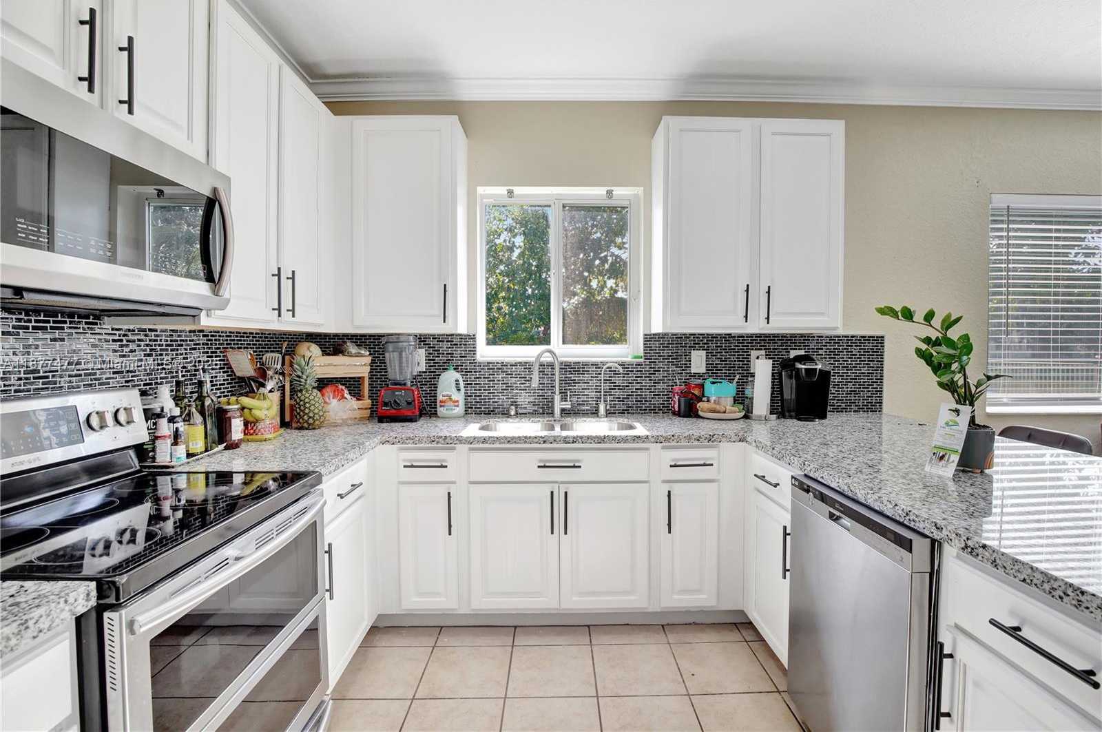 Small Image of 1874 NORTH WEST 74TH WAY, Pembroke Pines Number 24