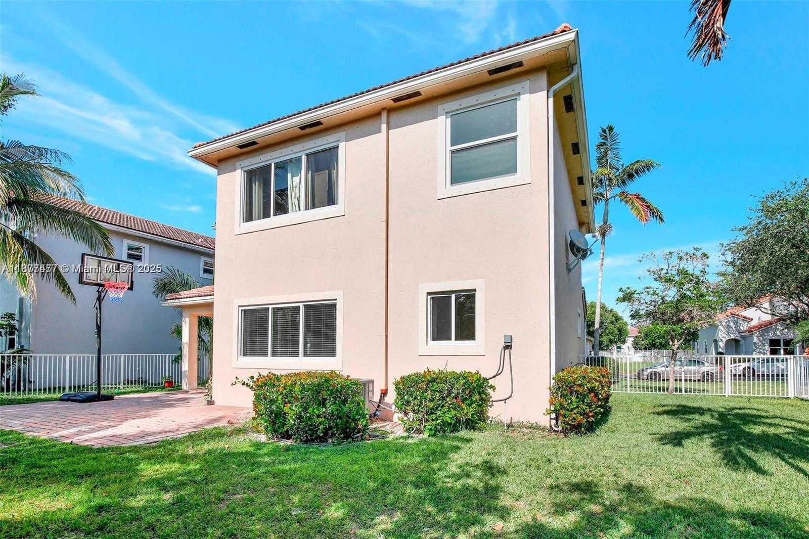 Small Image of 1874 NORTH WEST 74TH WAY, Pembroke Pines Number 5