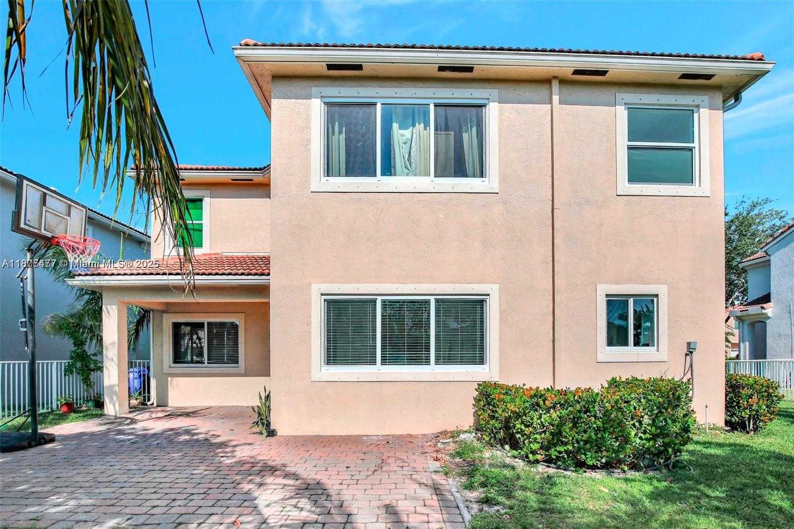 Small Image of 1874 NORTH WEST 74TH WAY, Pembroke Pines Number 6