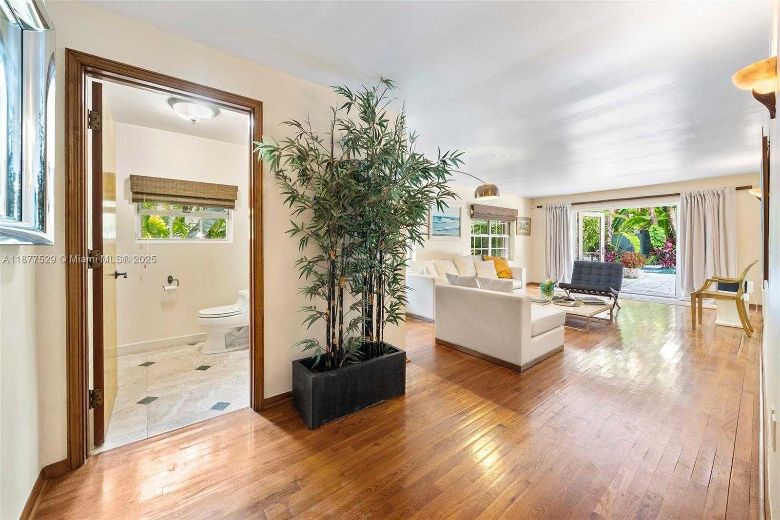 Small Image of 114 1ST RIVO ALTO TER, Miami Beach Number 14