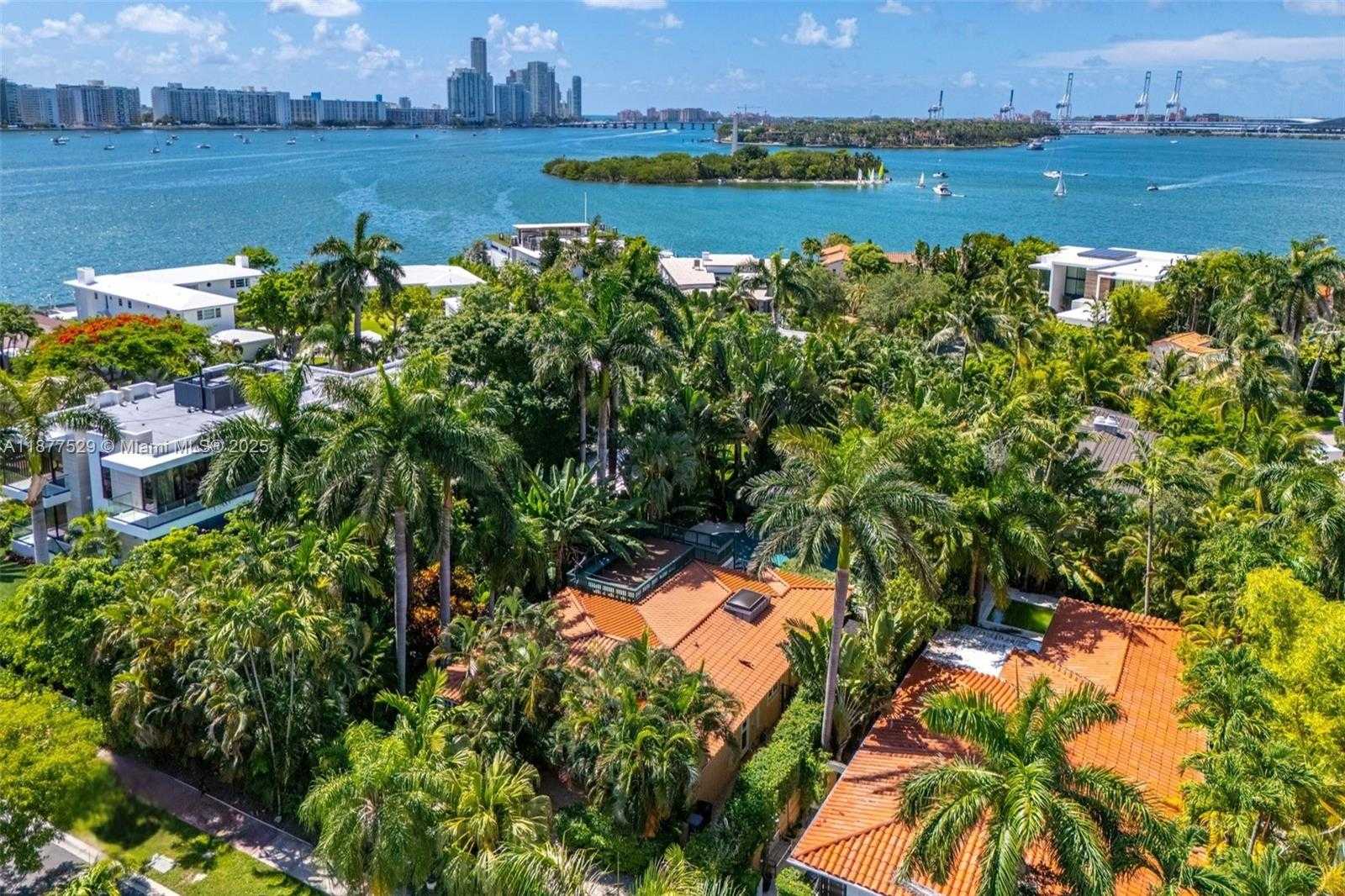 Small Image of 114 1ST RIVO ALTO TER, Miami Beach Number 18