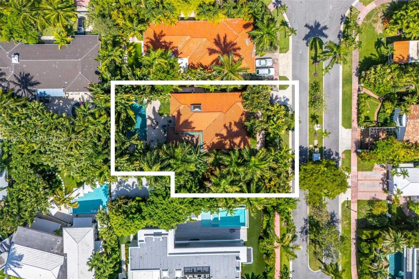 Small Image of 114 1ST RIVO ALTO TER, Miami Beach Number 21