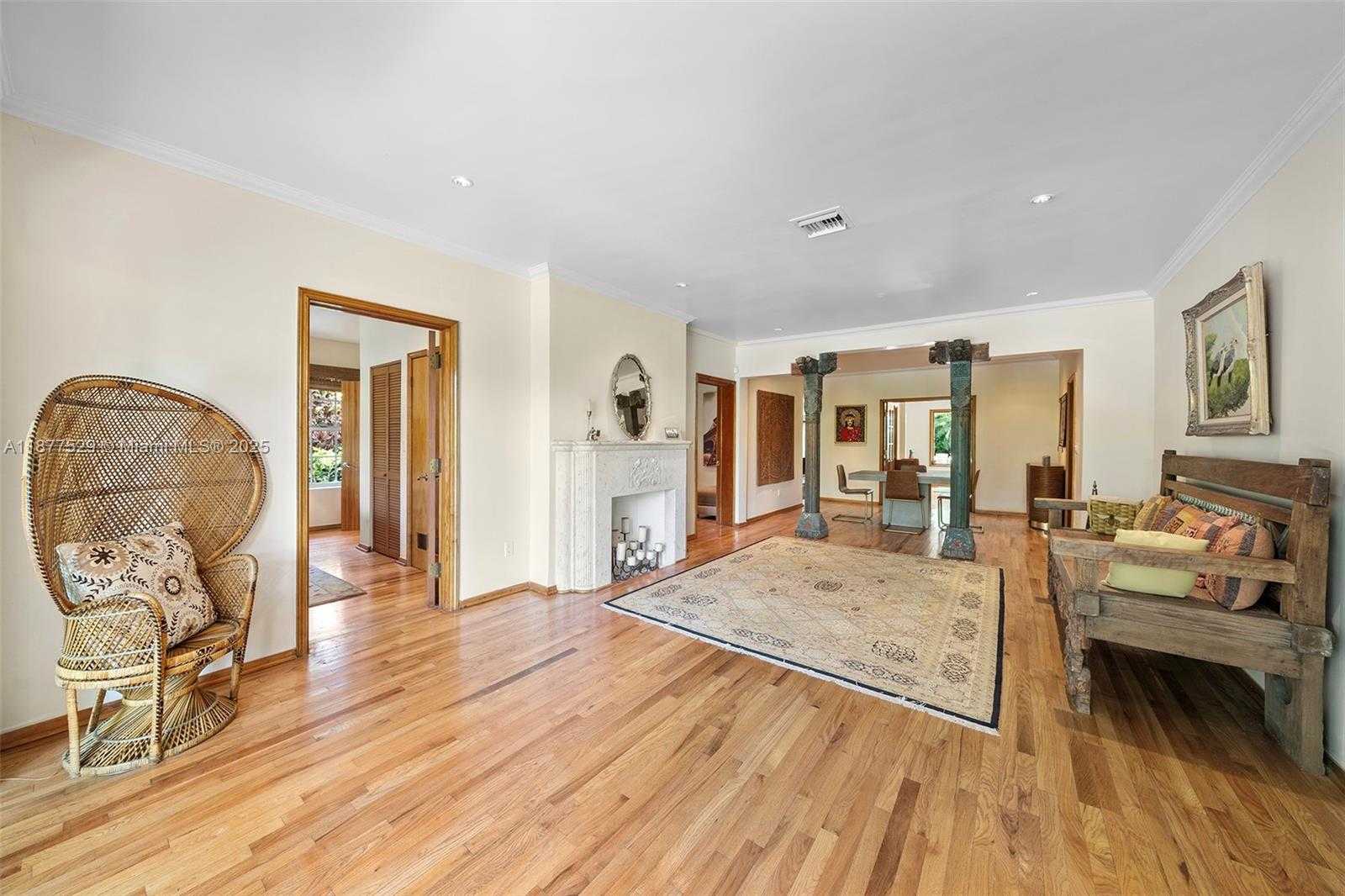 Small Image of 114 1ST RIVO ALTO TER, Miami Beach Number 4