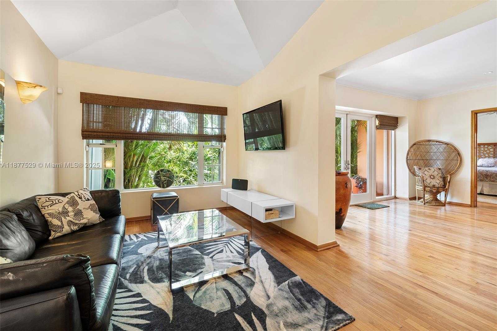 Small Image of 114 1ST RIVO ALTO TER, Miami Beach Number 7