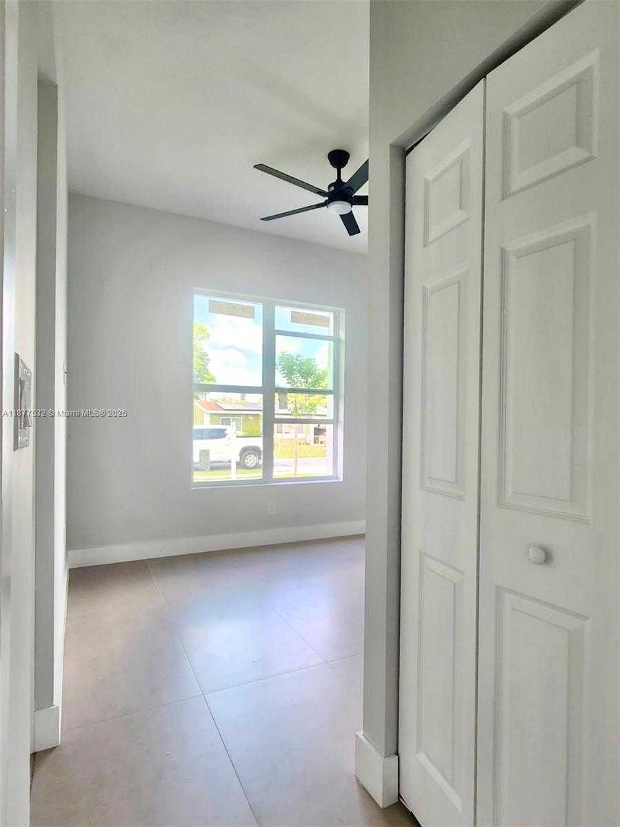 Small Image of 1212 NW 4th Ave, Fort Lauderdale, FL 33311, USA Number 10