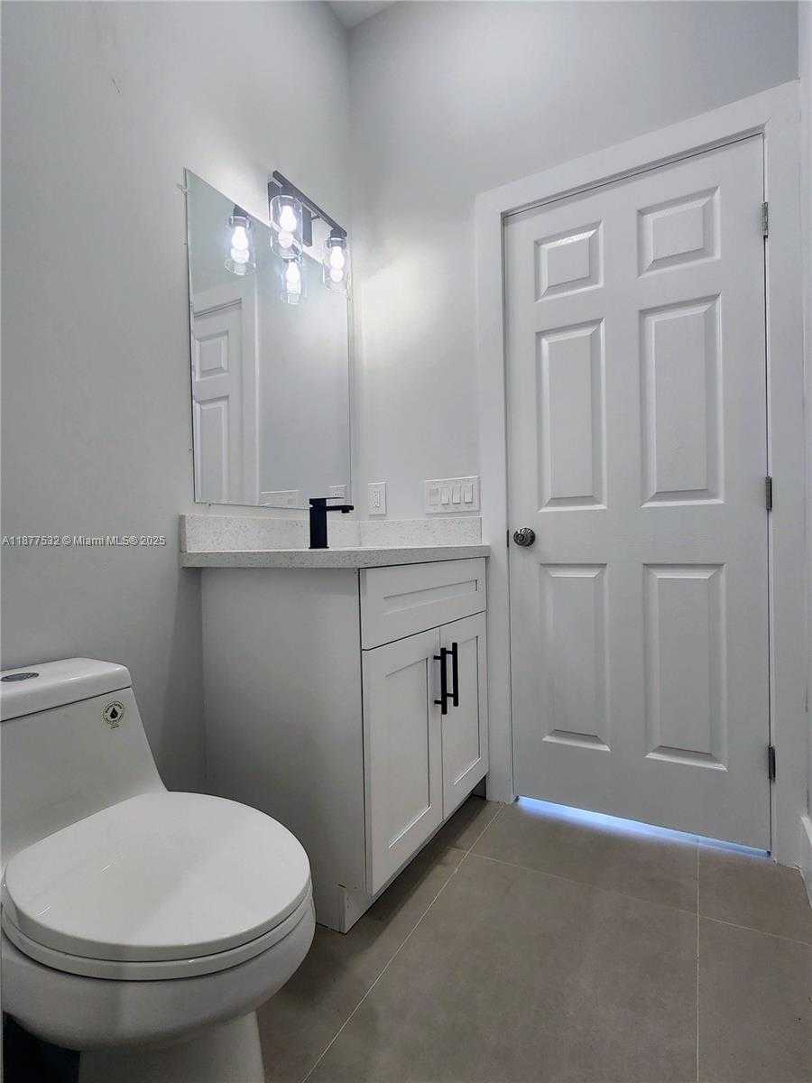 Small Image of 1212 NW 4th Ave, Fort Lauderdale, FL 33311, USA Number 13