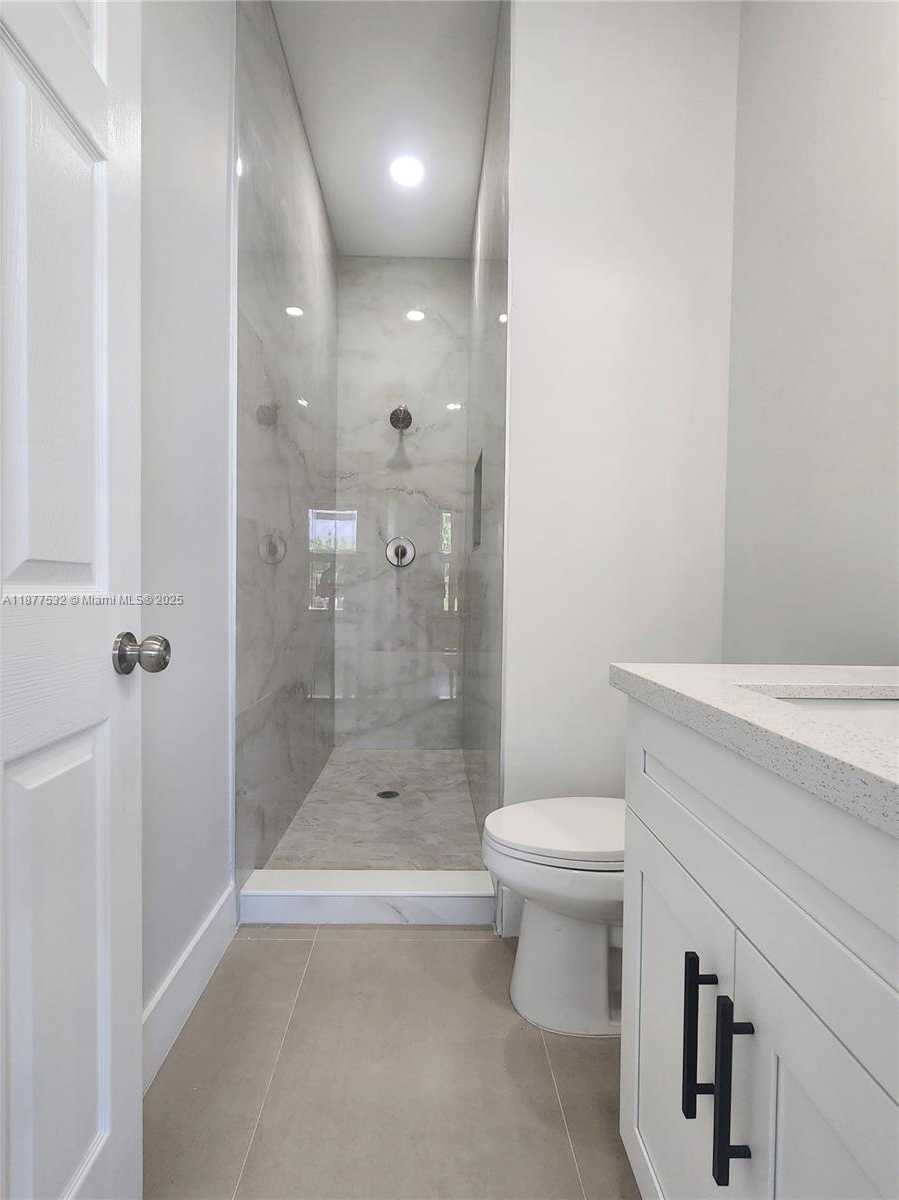 Small Image of 1212 NW 4th Ave, Fort Lauderdale, FL 33311, USA Number 14