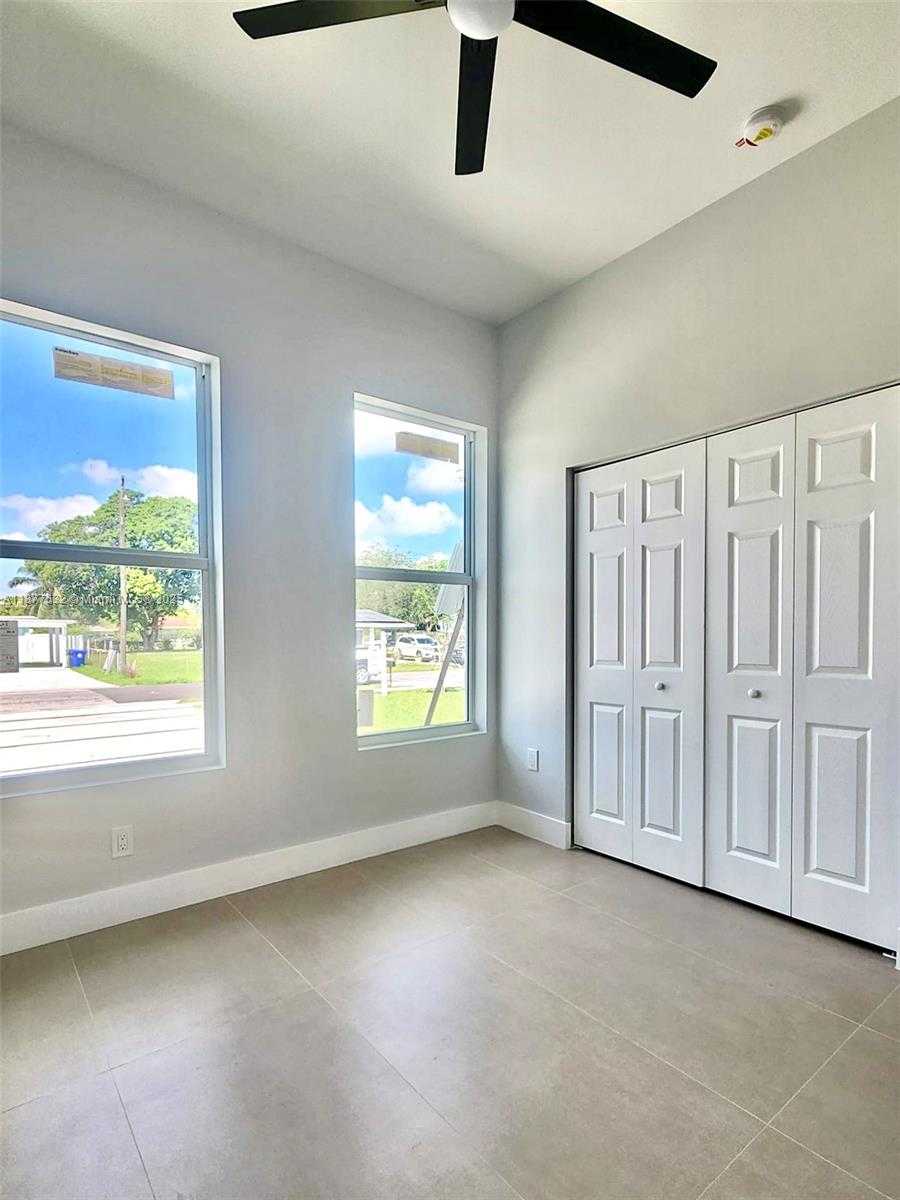 Small Image of 1212 NW 4th Ave, Fort Lauderdale, FL 33311, USA Number 15