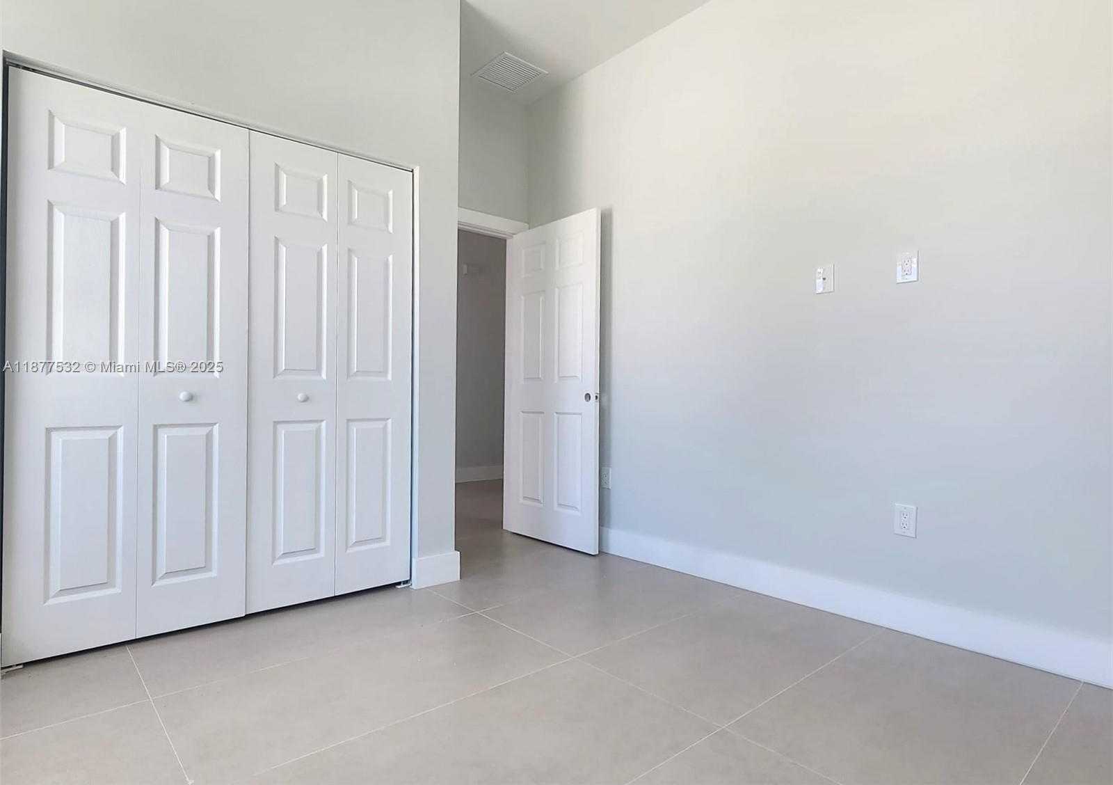 Small Image of 1212 NW 4th Ave, Fort Lauderdale, FL 33311, USA Number 16