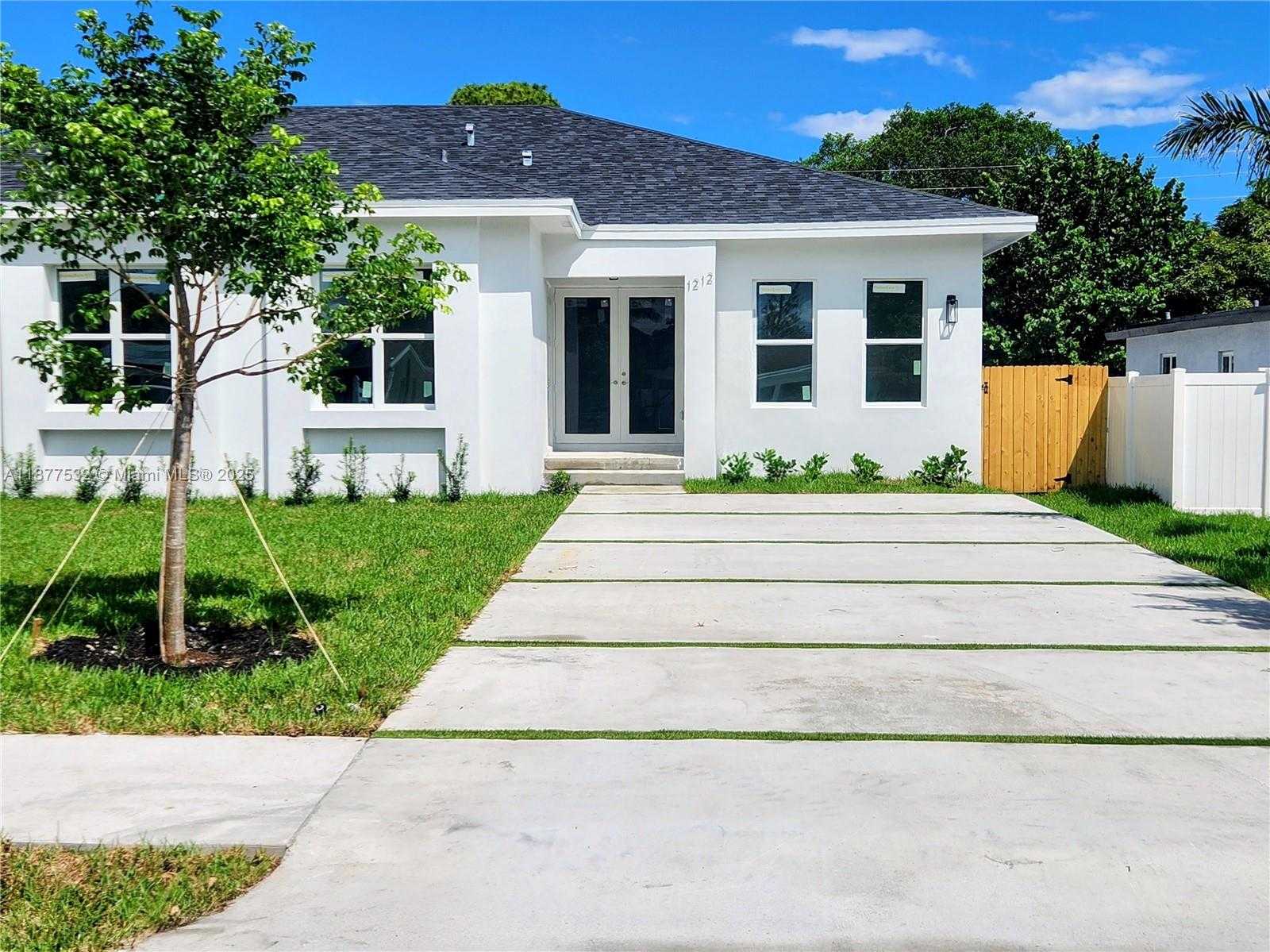 Small Image of 1212 NW 4th Ave, Fort Lauderdale, FL 33311, USA Number 2