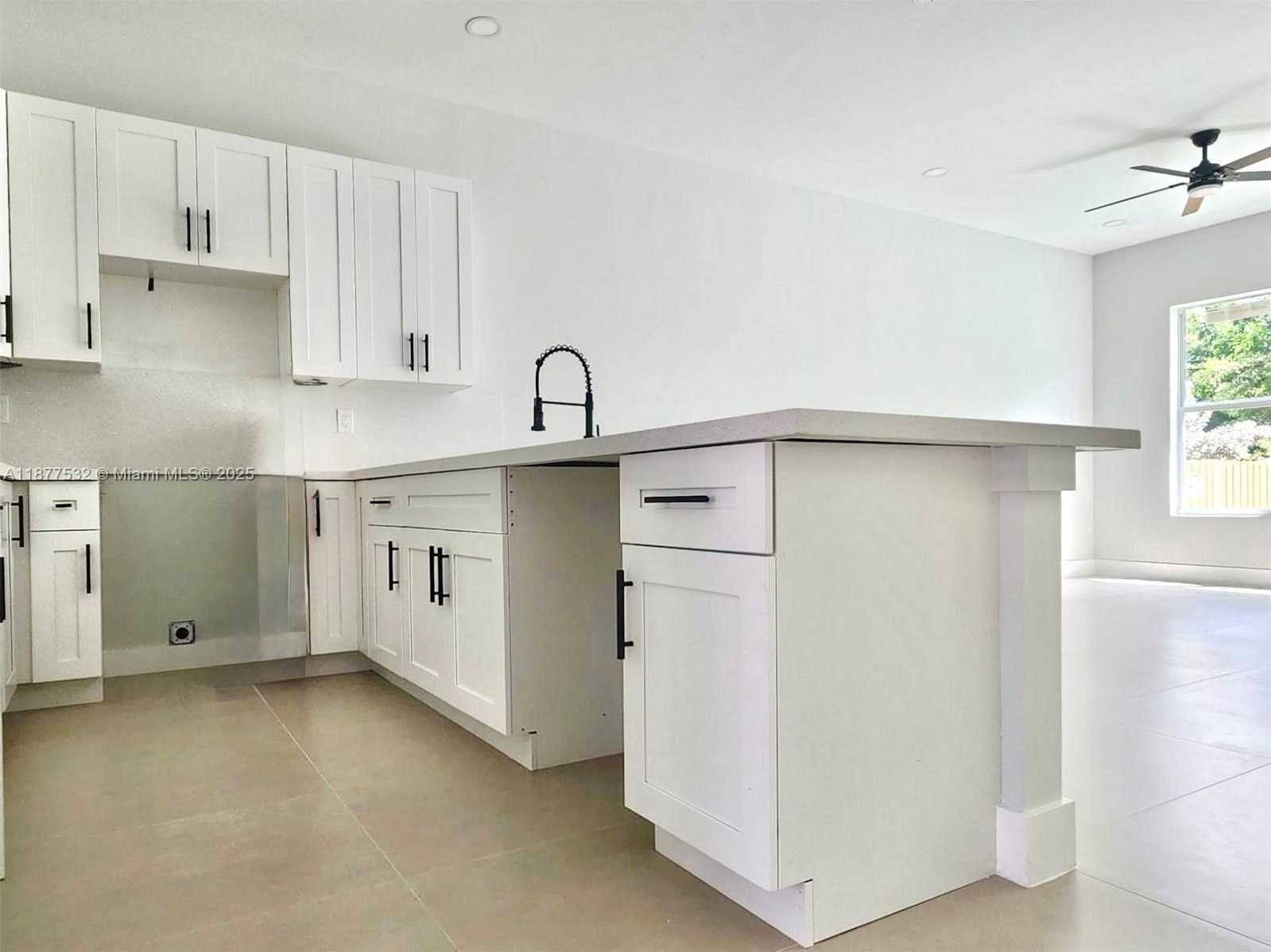 Small Image of 1212 NW 4th Ave, Fort Lauderdale, FL 33311, USA Number 34