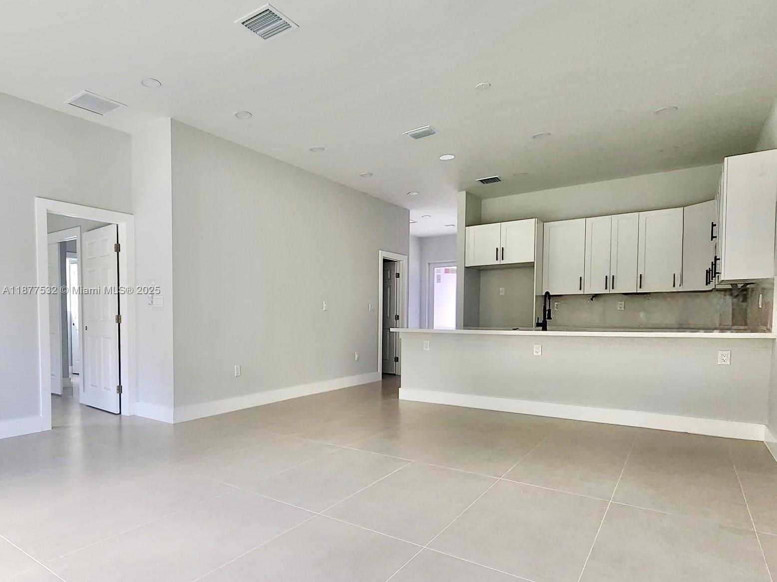 Small Image of 1212 NW 4th Ave, Fort Lauderdale, FL 33311, USA Number 38