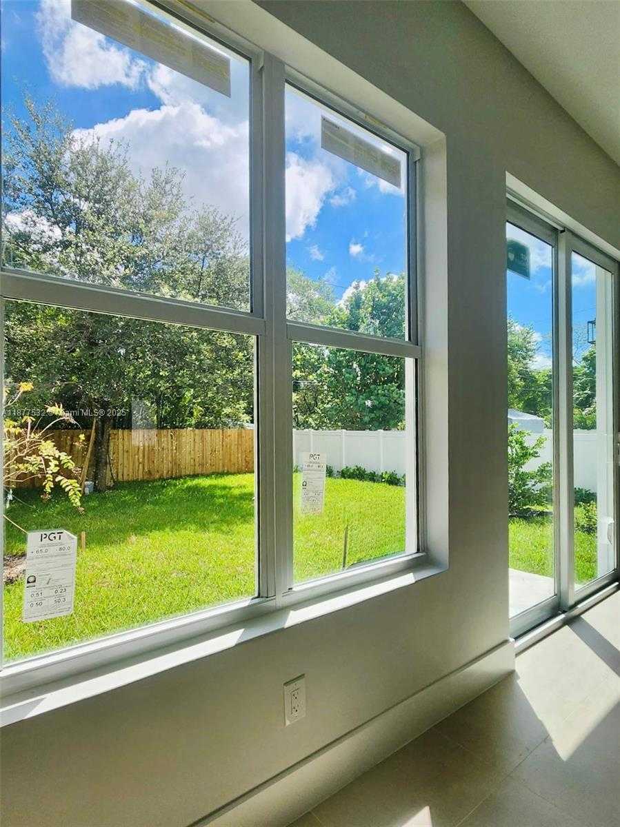 Small Image of 1212 NW 4th Ave, Fort Lauderdale, FL 33311, USA Number 42
