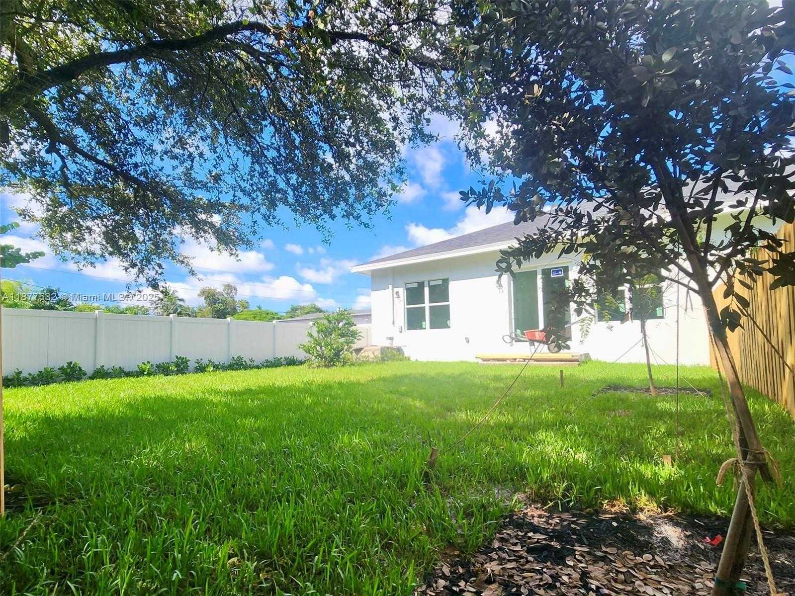 Small Image of 1212 NW 4th Ave, Fort Lauderdale, FL 33311, USA Number 46