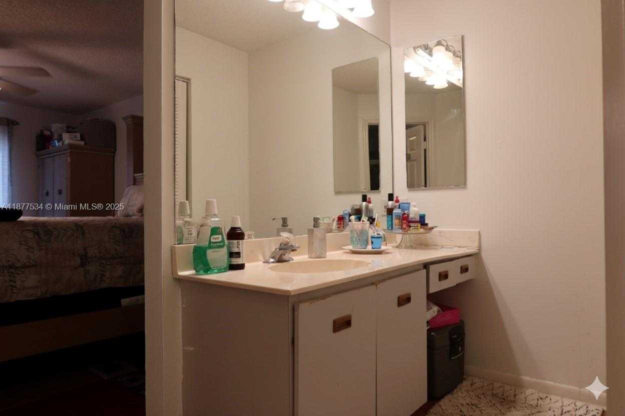 Small Image of 9740 SOUTH WEST 13TH ST, Pembroke Pines Number 11