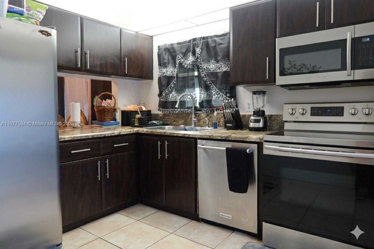 Small Image of 9740 SOUTH WEST 13TH ST, Pembroke Pines Number 13