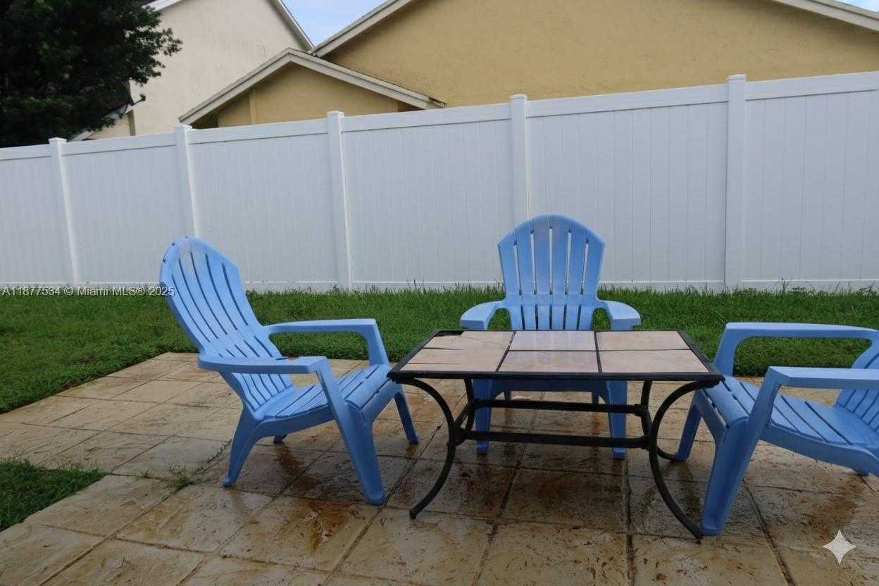 Small Image of 9740 SOUTH WEST 13TH ST, Pembroke Pines Number 15