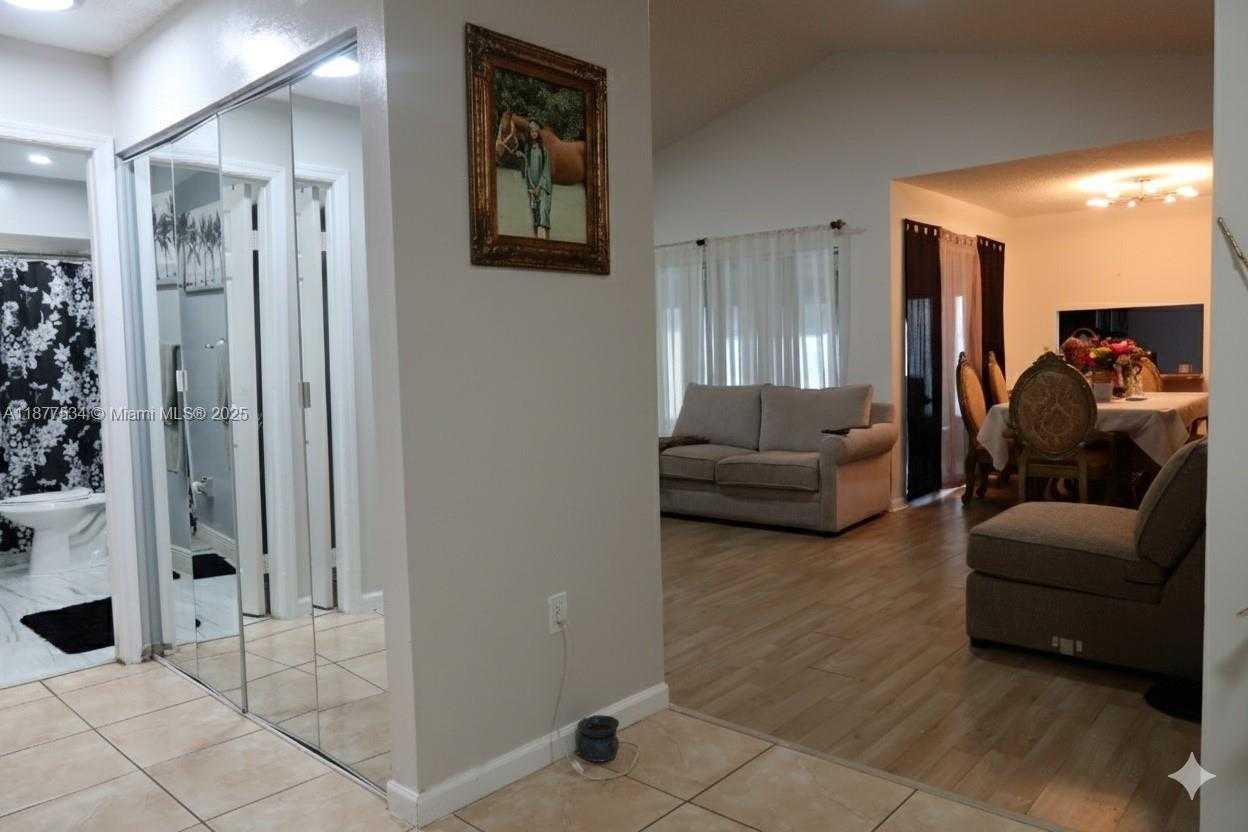 Small Image of 9740 SOUTH WEST 13TH ST, Pembroke Pines Number 3