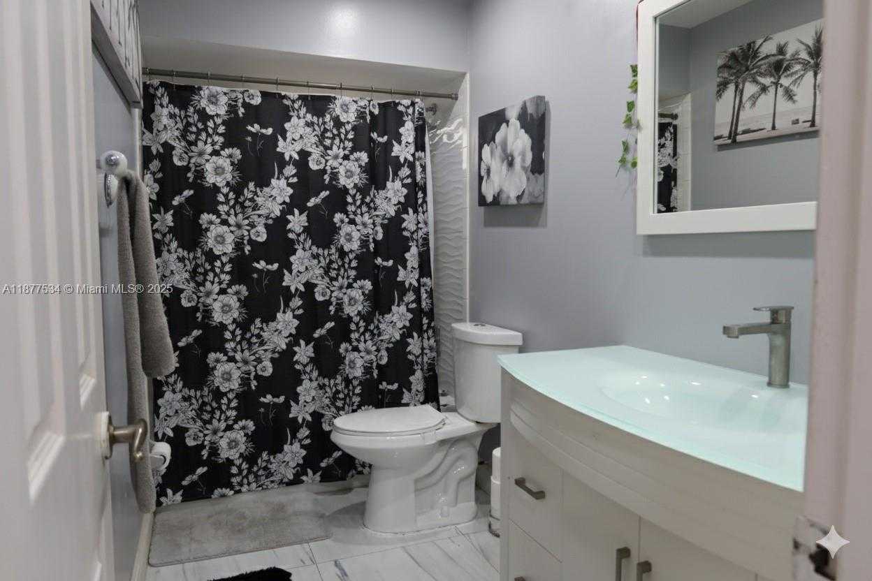 Small Image of 9740 SOUTH WEST 13TH ST, Pembroke Pines Number 6